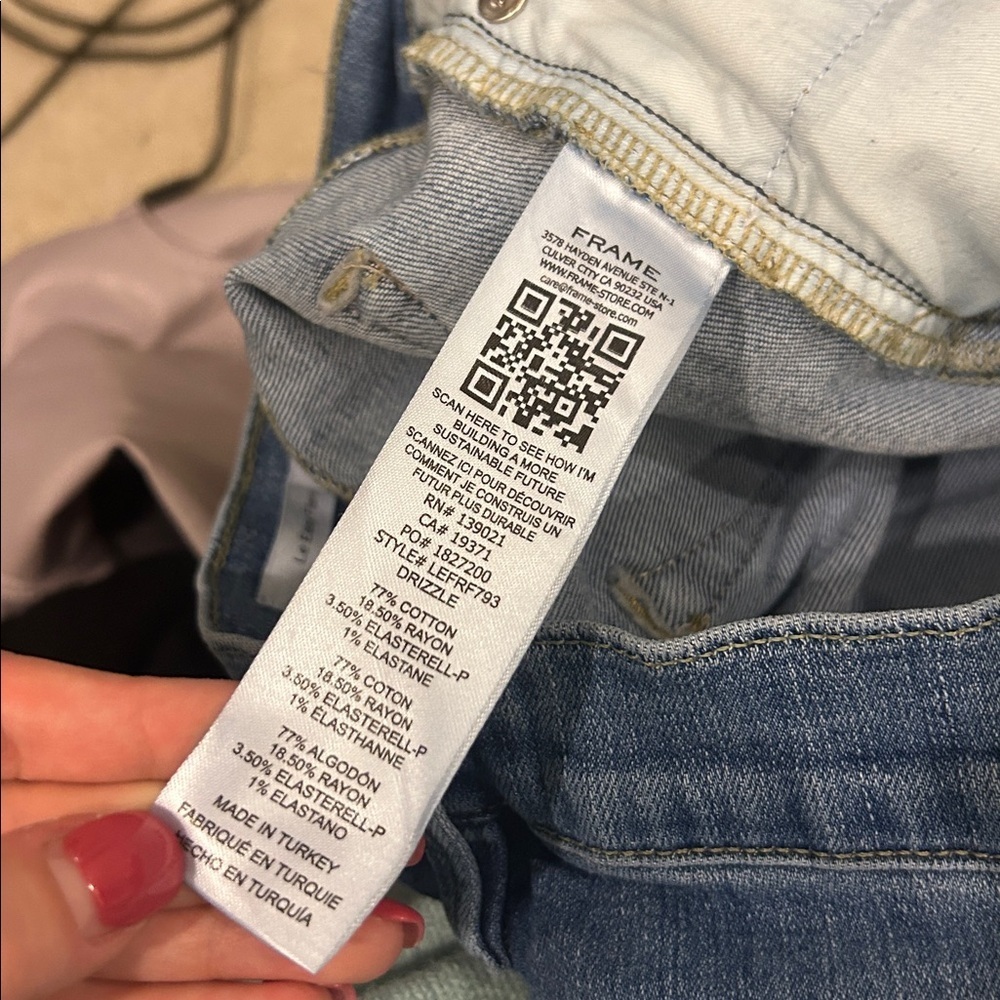 Frame Le Easy Flare jeans in a medium wash - Picture 4 of 5
